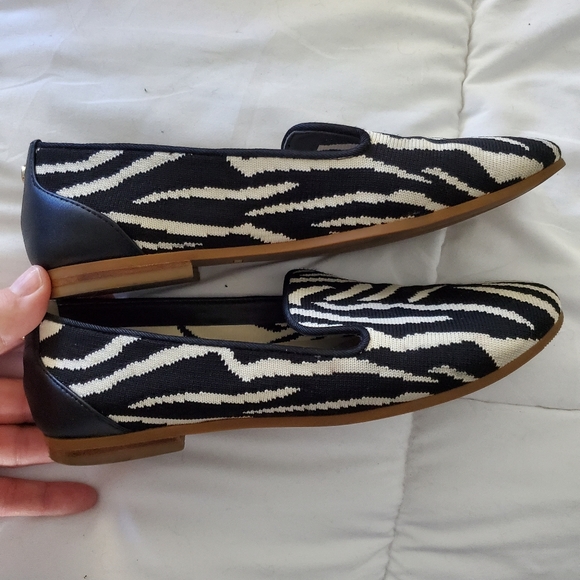 EUC COLE HAAN LOAFERS SIZE 6 1/2 B - Picture 2 of 5